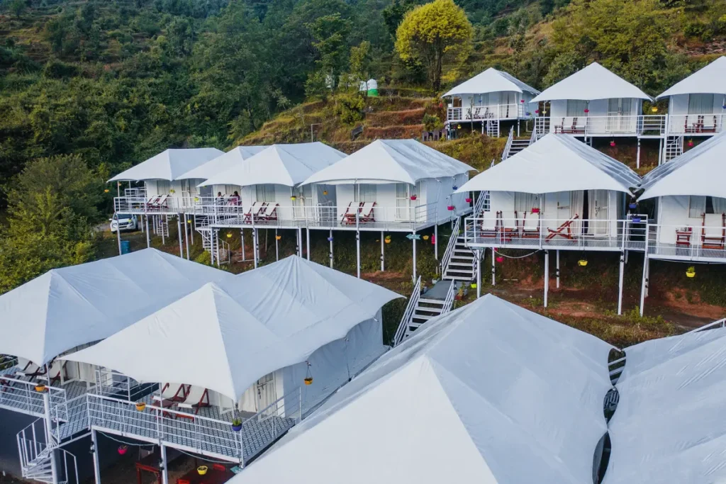 Hotels near Guptkashi